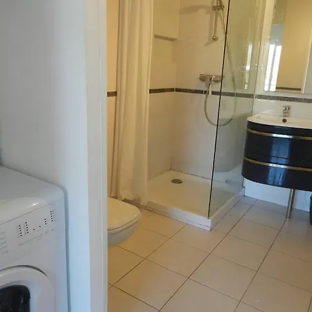 2 Pièces Avec Vue Et Parking, - Fr-1-251-887 Appartamento Le Lavandou